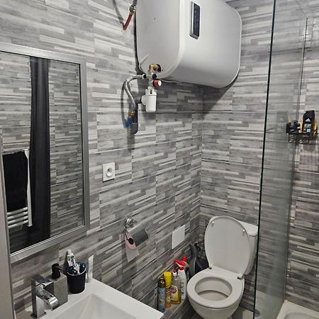 T2 Chaleureux, Calme Et Entierement Renove. Apartment Beziers Exterior photo
